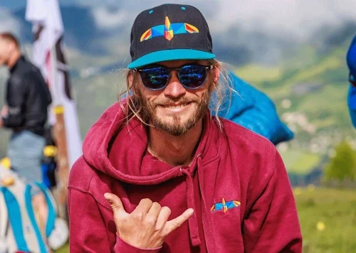 Karlis Jaunpetrovičs — SIV paragliding instructor, LPF P581, 9× Latvian champion, founder of Flying Karlis.