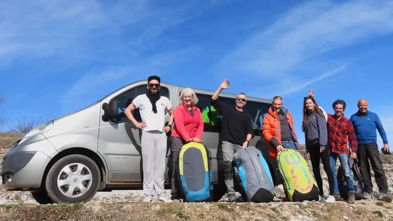 Shuttle service from Laragne-Montéglin to Chabre paragliding take-off — Flying Karlis logistics.